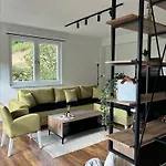 Stan Na Dan 6, Apartment
