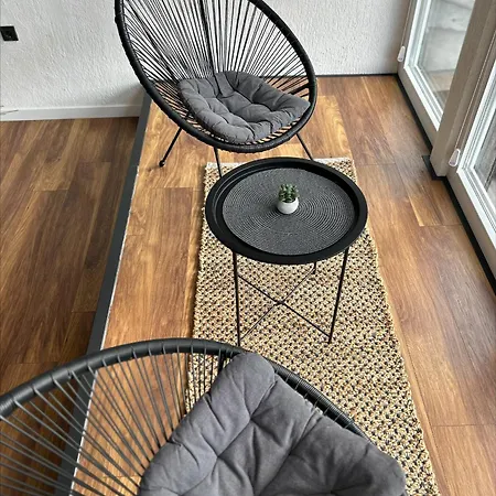 Stan Na Dan 6, Apartment