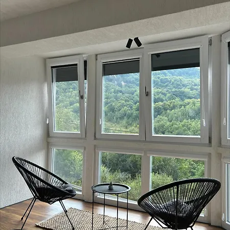 Stan Na Dan 6, Apartment *