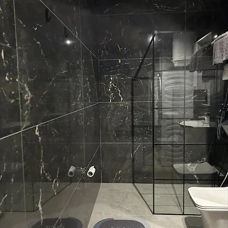 Stan Na Dan 6, Apartment *